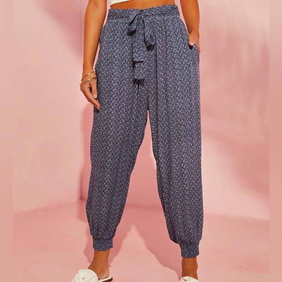 NWOT Vici Prudence Pocketed Jogger Pant - Small - Picture 2 of 16